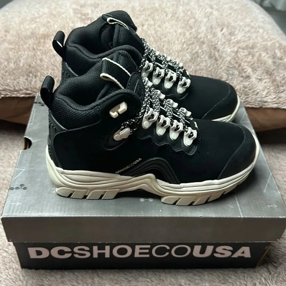 DC Women's Navigator Black Fashion Boot Size 5.5 NIB - Picture 9 of 16